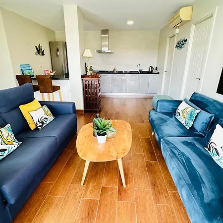 Issa Private Loft In Μαρμπέλλα