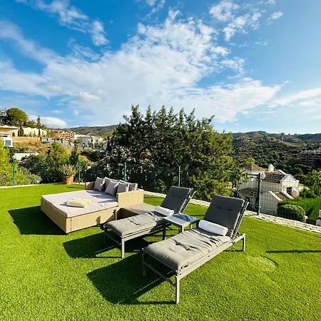 Issa Private Loft In * Μαρμπέλλα