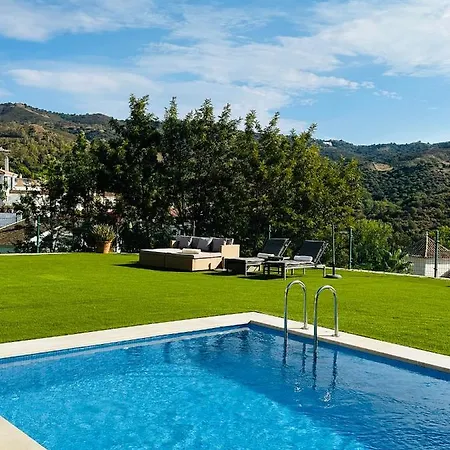 Issa Private Loft In Вилла