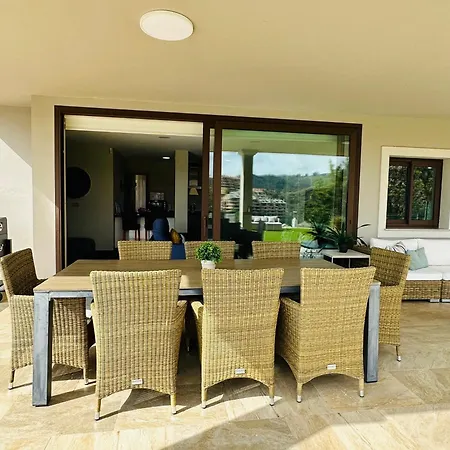 Issa Private Loft In