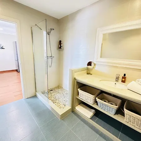 Issa Private Loft In