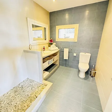 Issa Private Loft In *