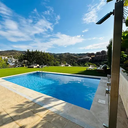 Issa Private Loft In Villa