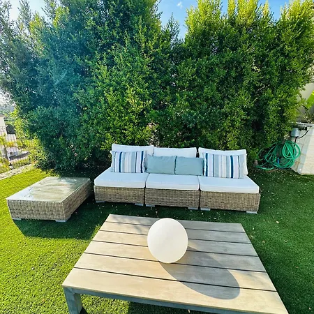 Issa Private Loft In