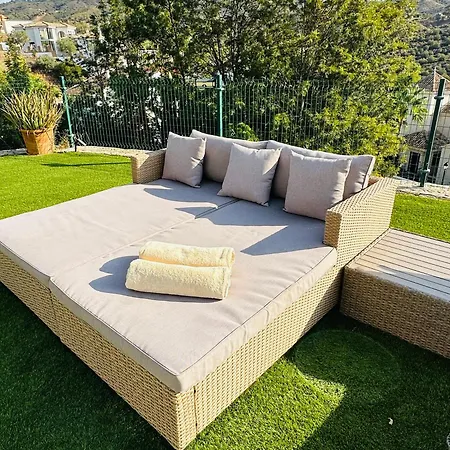 Issa Private Loft In Villa *