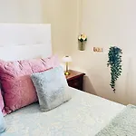 Issa Private Loft In Villa *