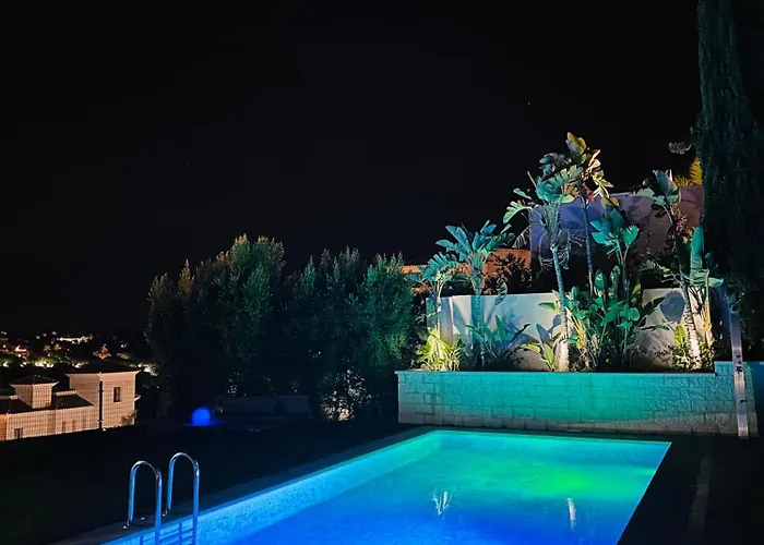 Issa Private Loft In *